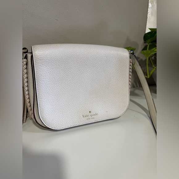 kate spade Handbags - Kate Spade ♠️ Lester white purse
